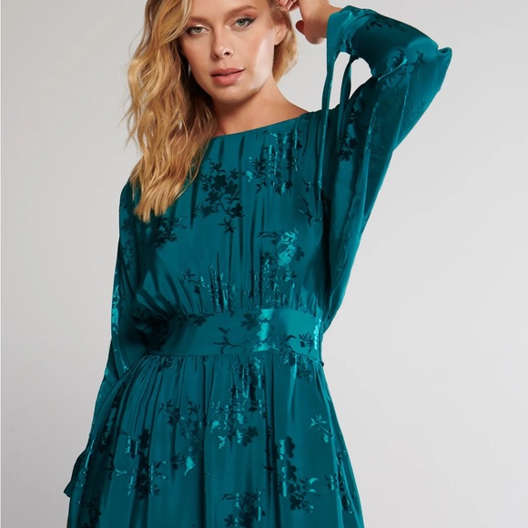 Q&P Rana Modest Maxi Dress - Picture 5 of 11